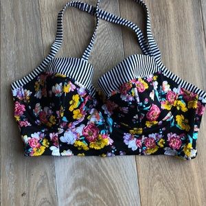 Torrid multi stripe floral bikini top size 2